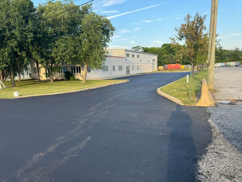 More Photos Of 7 Bellecor Dr, New Castle Warehouse For Lease