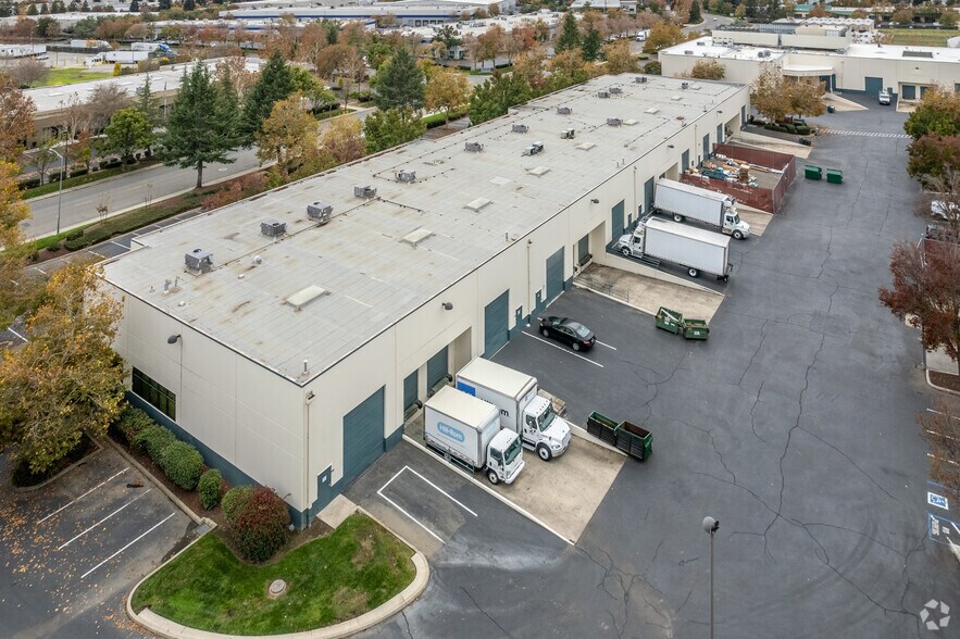 More Photos Of 830 Riverside Pky, West Sacramento Light Distribution For Lease