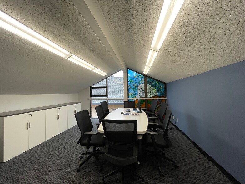 More Photos Of 2001 Jefferson St, Napa Office For Lease