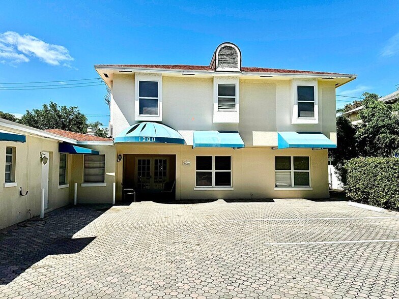 More Photos Of 1200 Surf Rd, Riviera Beach Rehabilitation Center For Sale