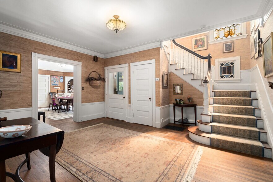 More Photos Of 379 Central St, Auburndale Office Residential For Sale