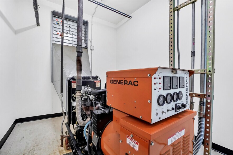 More Photos Of 24 John St, Middletown Office Residential For Sale