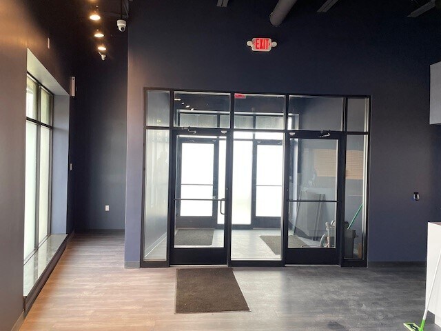 More Photos Of 29721 Michigan, Inkster General Retail For Sale