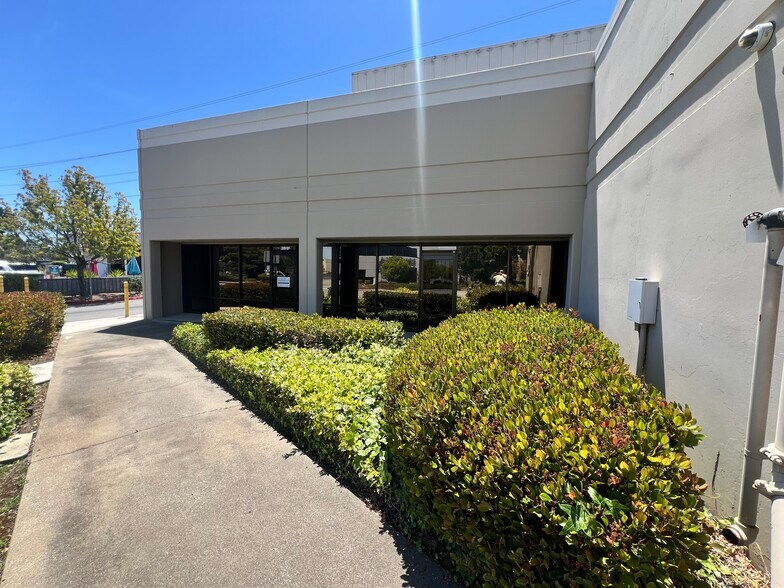 More Photos Of 384 Foster City Blvd, Foster City Research And Development For Lease