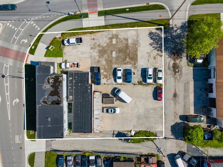 More Photos Of 10567 N College Ave, Carmel Storefront Retail Office For Lease