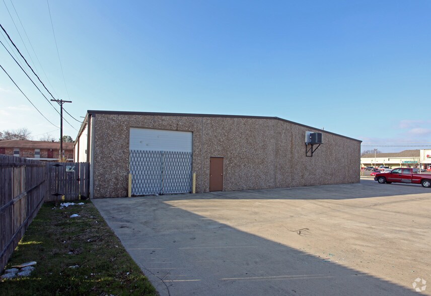 More Photos Of 124 S Rogers Rd, Irving Warehouse For Sale