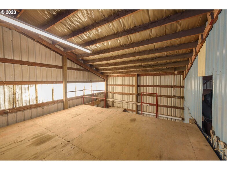 More Photos Of 1515 Newmark Ave, Coos Bay Auto Dealership For Sale