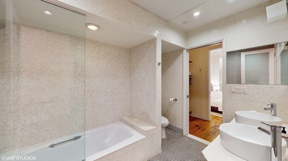 More Photos Of 53 Murray St, New York Apartments For Sale