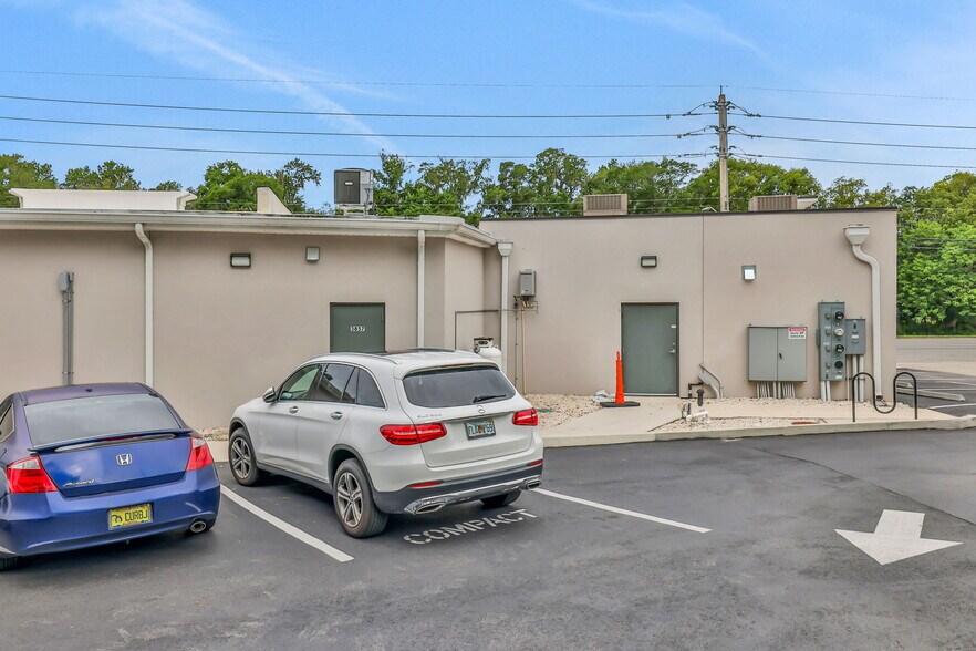 More Photos Of 3853-3921 Hendricks Ave, Jacksonville Storefront For Lease