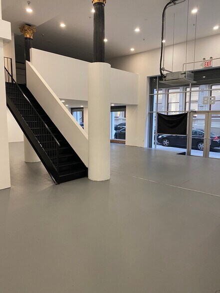 More Photos Of 68 Franklin St, New York General Retail For Lease
