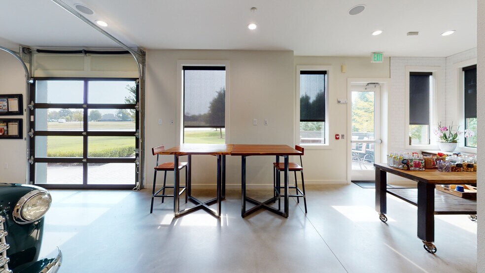 More Photos Of 5102 S Pinnacle Hills Pky, Rogers Office For Lease