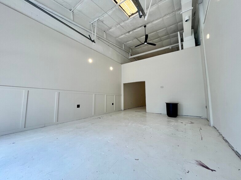 More Photos Of 1082 Huff Rd NW, Atlanta General Retail For Lease