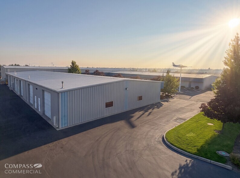 More Photos Of 217 Pumice Ave, Redmond Industrial For Sale