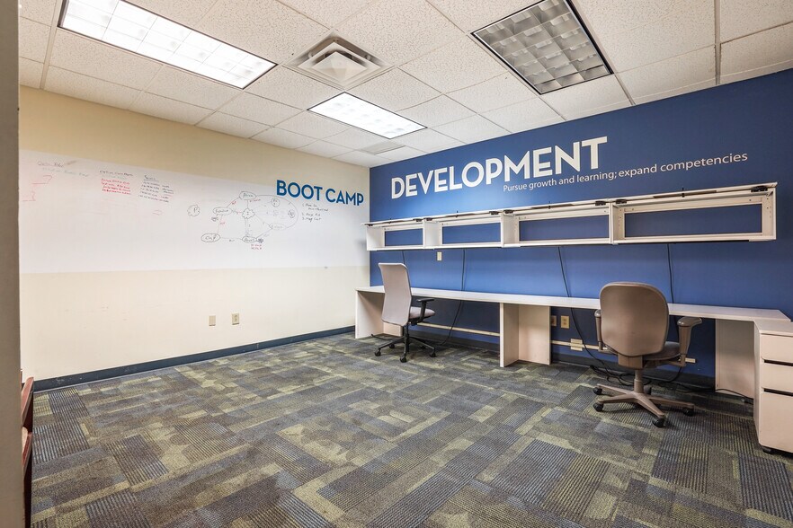 More Photos Of 10567 Sawmill Pky, Powell Office For Lease