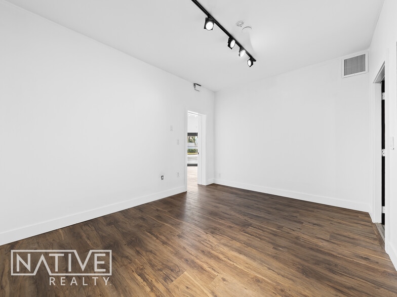 More Photos Of 1100 NE 5th Ter, Fort Lauderdale Storefront Retail Office For Sale