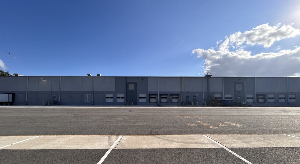 More Photos Of 8440 Times Dispatch Blvd, Mechanicsville Distribution For Lease