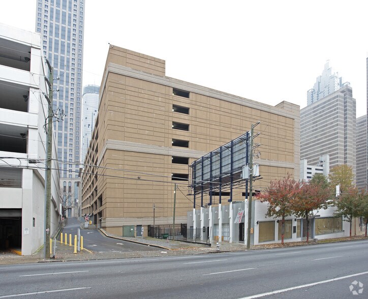 More Photos Of 161 Peachtree Center Ave NE, Atlanta Parking Garage For Lease