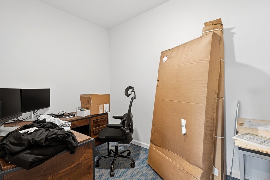 More Photos Of 3601 Commerce Dr, Arnold Office For Sale