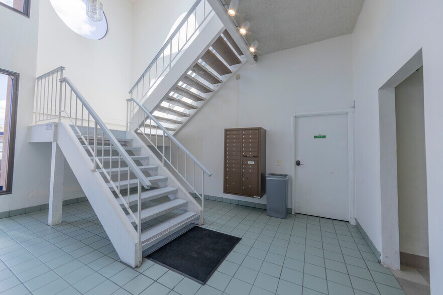 More Photos Of 4265 Fairmount Ave, San Diego Office For Lease