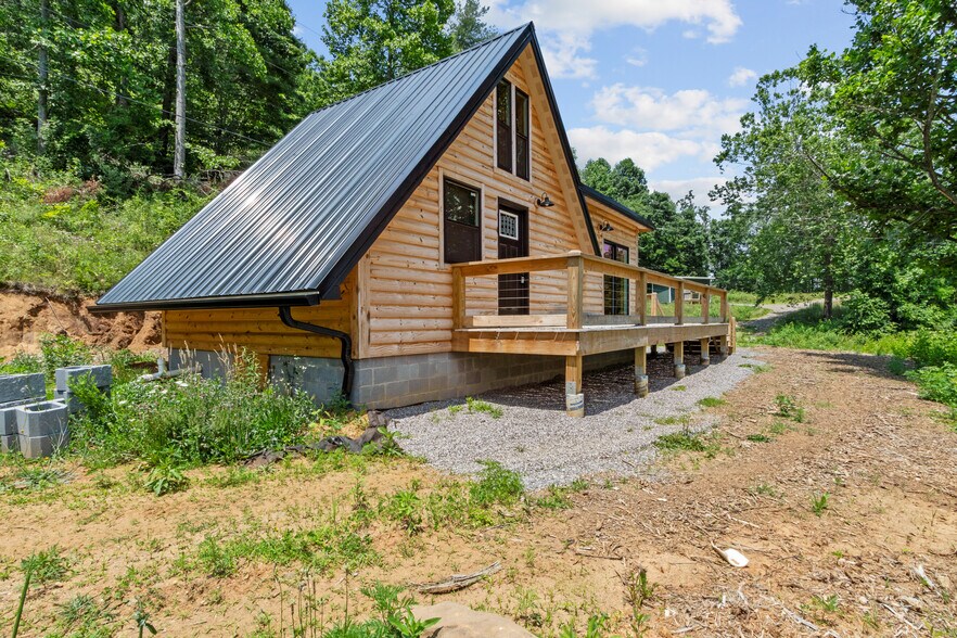 More Photos Of 137 Red Maple Ln, Burnsville Apartments For Sale