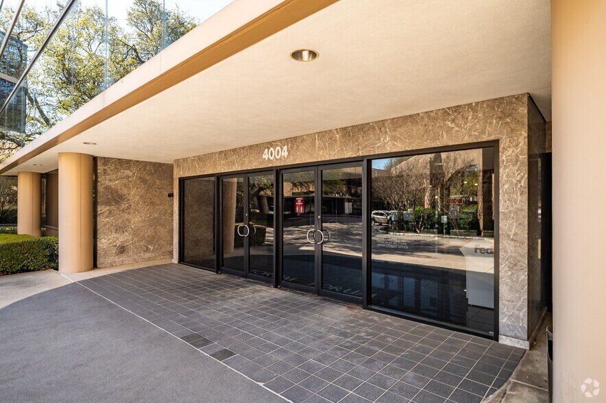 More Photos Of 4004 Belt Line Rd, Addison Unknown For Lease