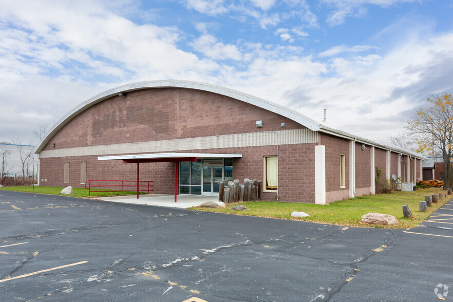 Primary Photo Of 5200 S Pennsylvania Ave, Cudahy Skating Rink For Sale