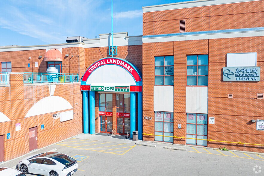 More Photos Of 1623 Centre St NW, Calgary Supermarket For Sale