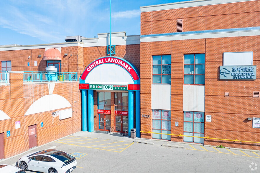 More Photos Of 1623 Centre St NW, Calgary Supermarket For Sale