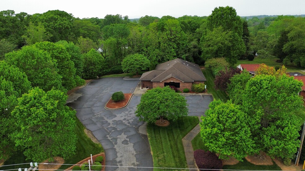 More Photos Of 1217 Davie Ave, Statesville Medical For Sale