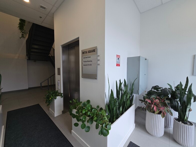 More Photos Of 11803 114 Ave NW, Edmonton Storefront Retail Office For Lease