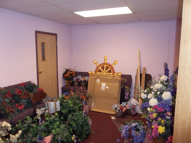 More Photos Of 1390 35th Pkwy Pky, Chanute Religious Facility For Sale