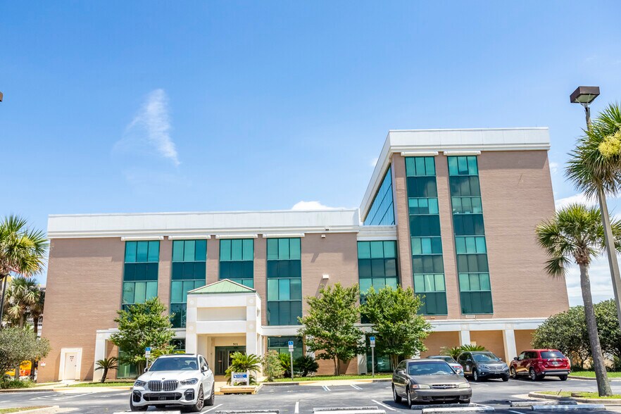 More Photos Of 501 N Grandview Ave, Daytona Beach Medical For Sale