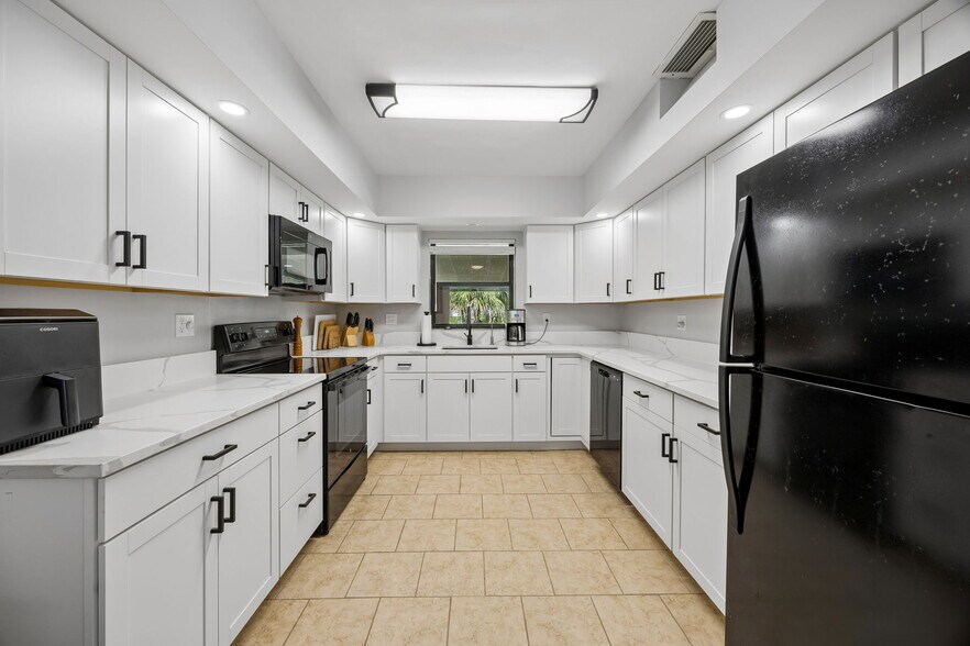 More Photos Of 3243 Parental Home Rd, Jacksonville Office For Sale