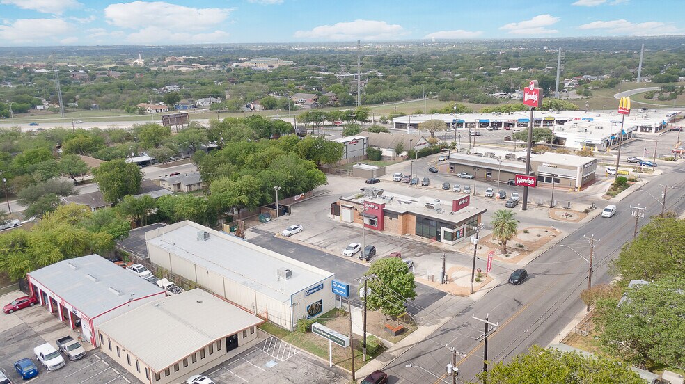 More Photos Of 2430 E Southcross Blvd, San Antonio Storefront For Lease