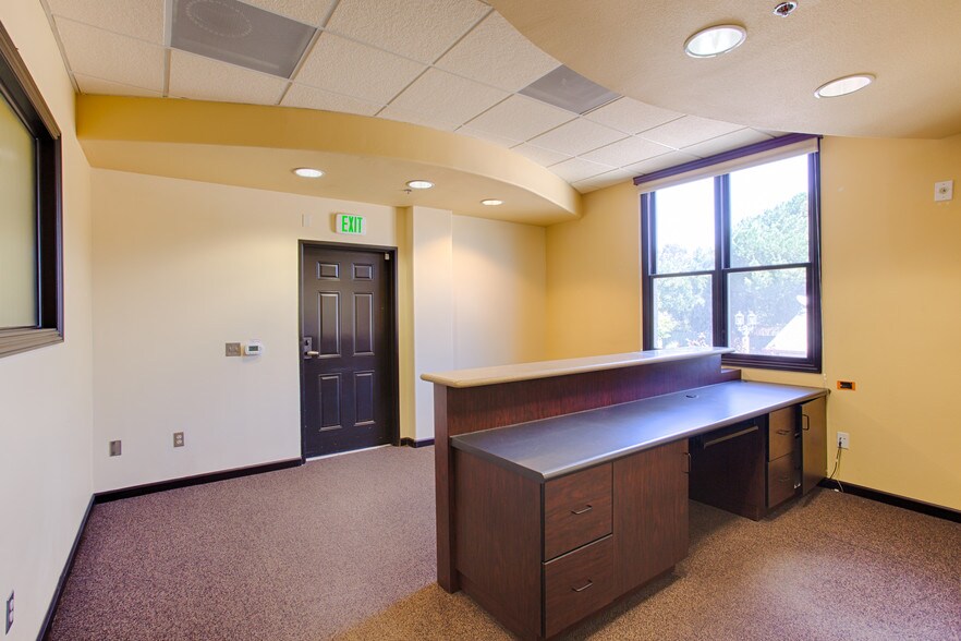 More Photos Of 41911 5th St, Temecula Office For Lease