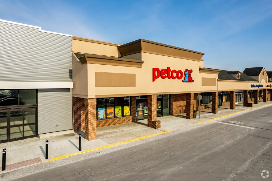 More Photos Of 2651 S Rochester Rd, Rochester Hills General Retail For Lease