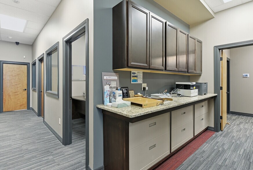 More Photos Of 17670 Welch Plz, Omaha Medical For Sale