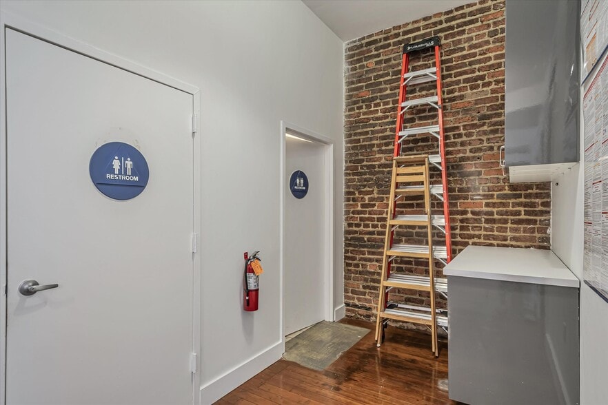 More Photos Of 34-38 Mason St, San Francisco Loft Creative Space For Sale