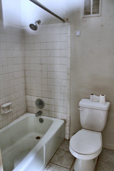 More Photos Of 270 Tampa Dr, Nashville Apartments For Sale