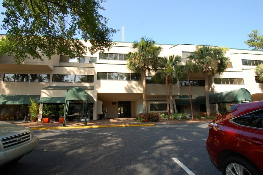 More Photos Of 32 Office Park Rd, Hilton Head Island Office For Lease