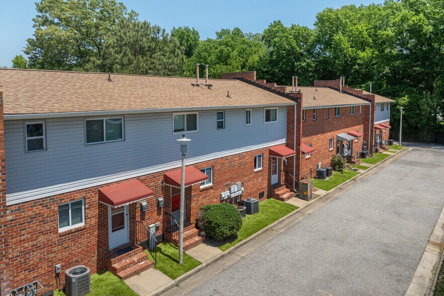 Primary Photo Of 1625 W Pembroke Ave, Hampton Apartments For Sale