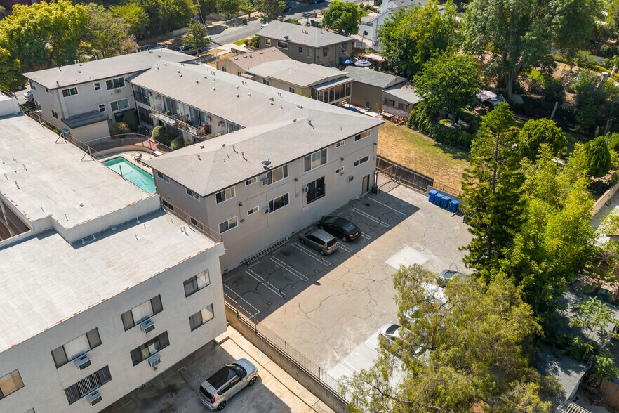 More Photos Of 1351 Armadale Ave, Los Angeles Apartments For Sale