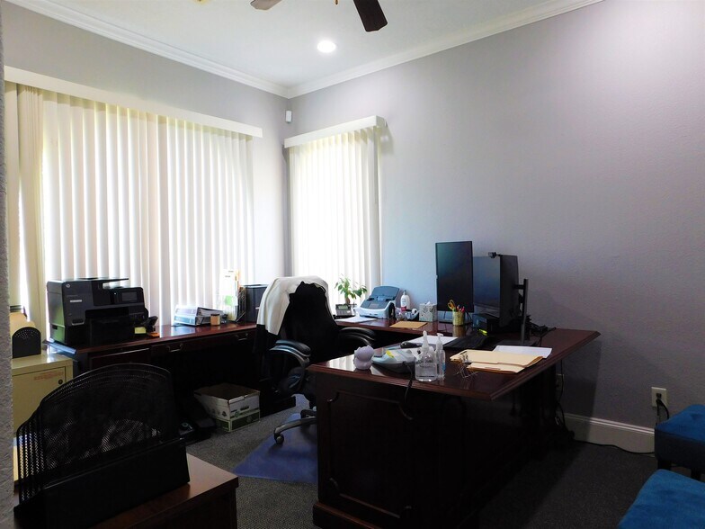 More Photos Of 134 Eldridge Rd, Sugar Land Office Residential For Lease