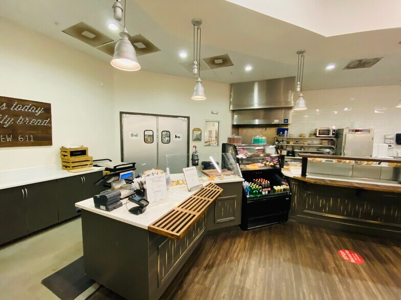 More Photos Of 2090 W Pleasant Grove Rd, Rogers Freestanding For Lease