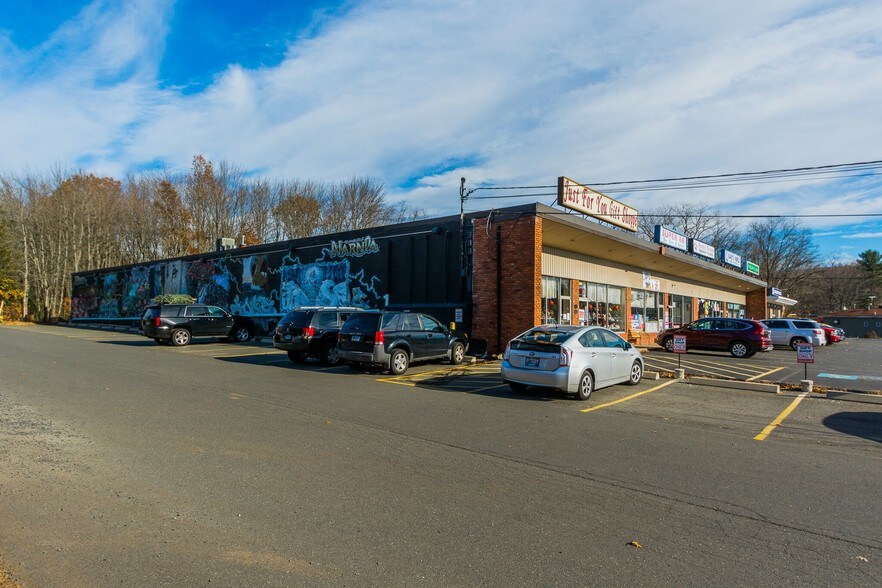 More Photos Of 969-979 Meriden Waterbury Tpke, Plantsville Freestanding For Lease