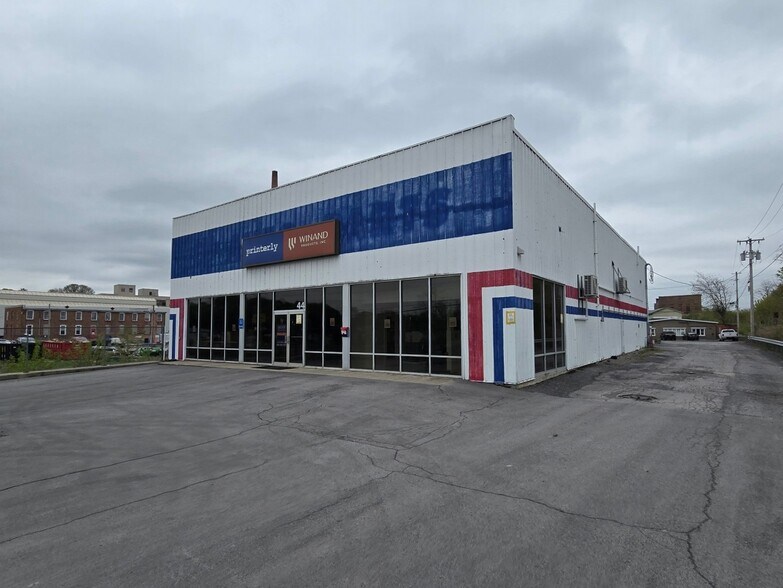 Primary Photo Of 44 Washington St, Auburn Auto Repair For Lease