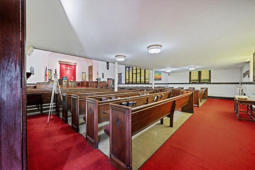 More Photos Of 725 Navarre Ave, Toledo Religious Facility For Sale