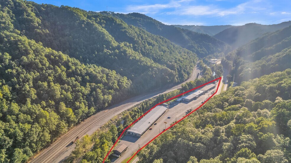 More Photos Of 1036 Anchorage Cir, Vansant Storefront For Sale