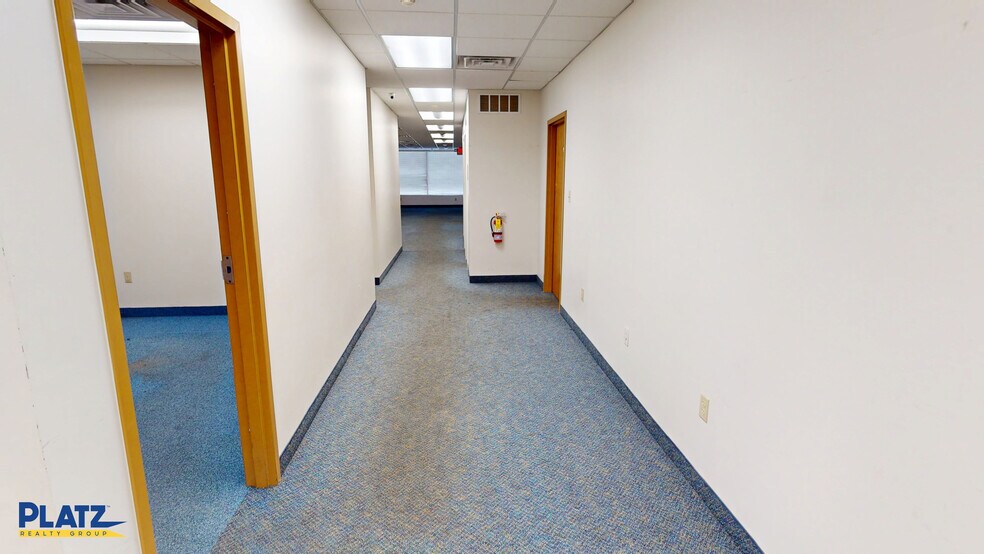 More Photos Of 5986-5998 Market St, Youngstown Storefront Retail Office For Lease