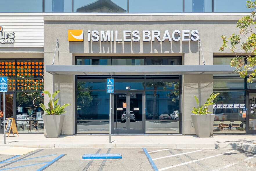 More Photos Of 490 N Main St, Corona Freestanding For Lease